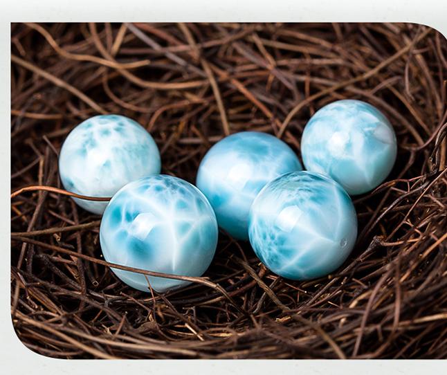 Aquamarine|Water nurtures Wood|Ocean's clarity