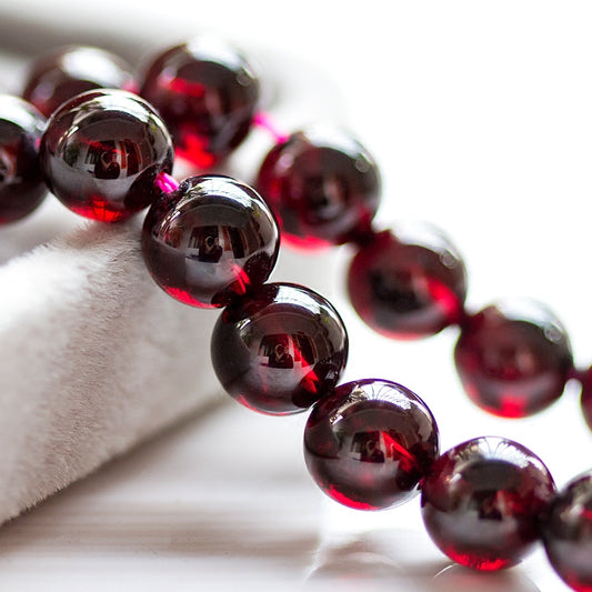 Garnet|Earth fuels Fire｜Passion grounded in reality